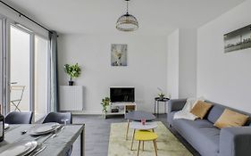 Chic Apart With Parking And Balcony